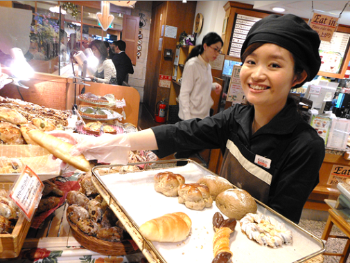 3329_【店長候補】神戸・大阪勤務/ベーカリーの店舗運営・販売/週休2日/昇給年1・賞与年2_だれとBセット画像1