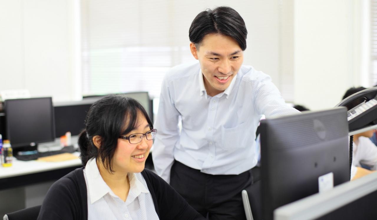 6916_【SE・PG】浦添/有給取得率98.9％/平均残業18.3h_だれとAセット画像1