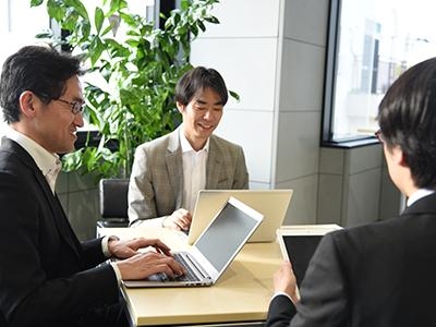 14764_【プロジェクトマネージャー（札幌）550万～】完全自社内/直取引100％/大手企業多_だれとAセット画像1